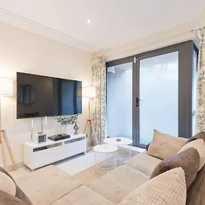 Captivating 2-bed In 1 Apartment Dublin
