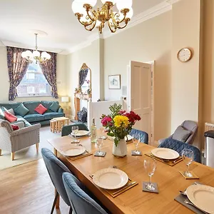 Host & - The Old Chapel Apartment Whitby